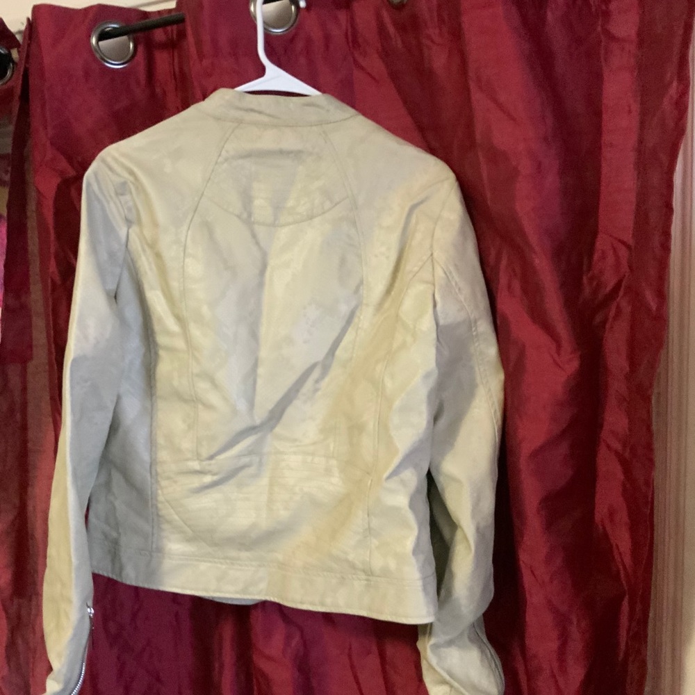 Jacket - Picture 2 of 5